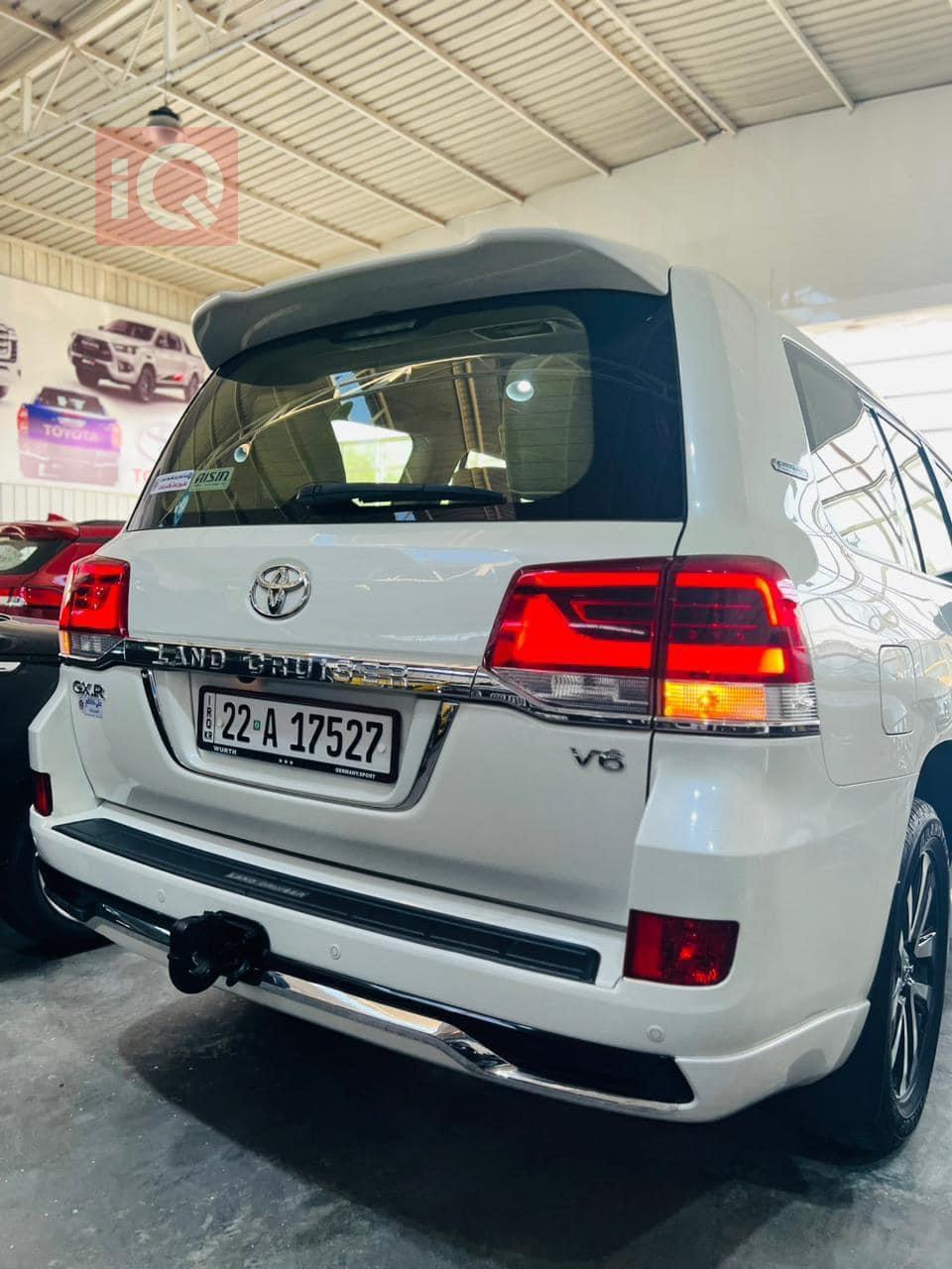 Toyota Land Cruiser